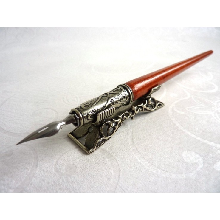 Pluma de caligrafía de madera, tinta y resto de pluma