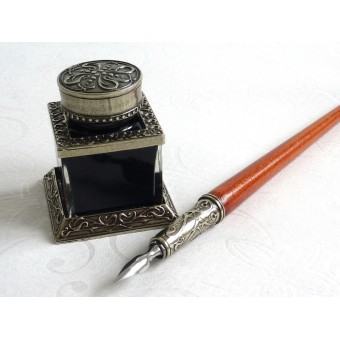 Houten kalligrafie pen, inktpot en pennenhouder 2
