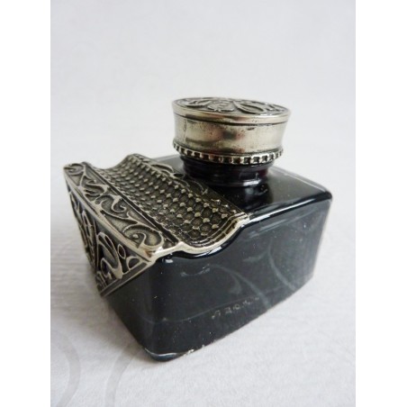 Alpaca Inkwell with Pen Rest