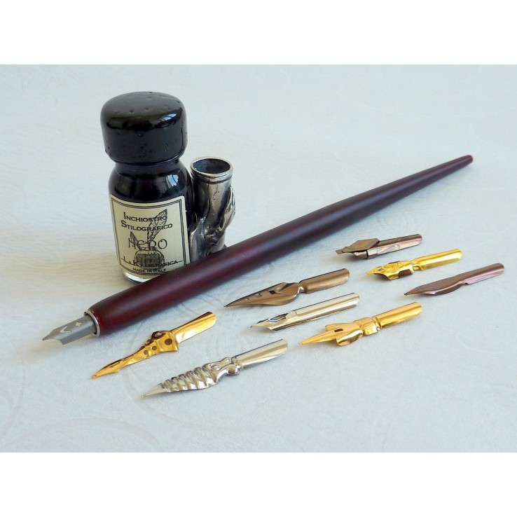 La Kaligrafica Pen de trempette avec porte-stylo en étain et bouteille d'encre