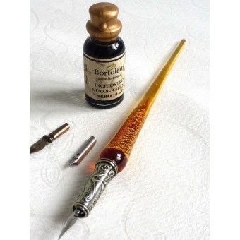 Kultalehtinen lasikalligrafiakynä, kärjet ja muste