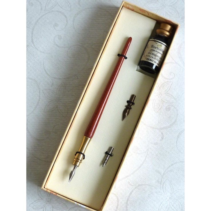 Wooden calligraphy pen with brass holder by Bortoletti