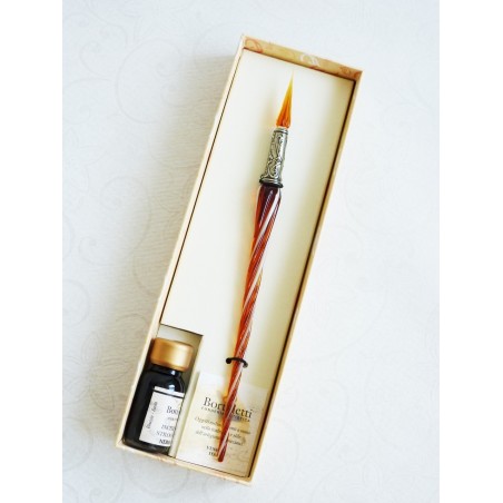 Gedrehter Glaskalligraphiestift und Glasspitze