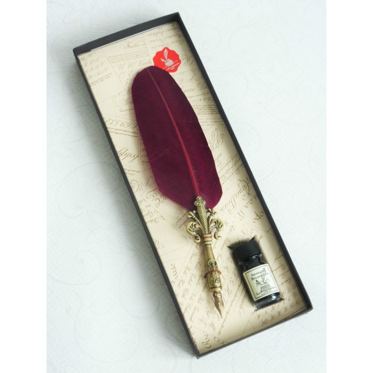 Burgoña ganso pluma pluma con nib de metal por La Kaligrafica