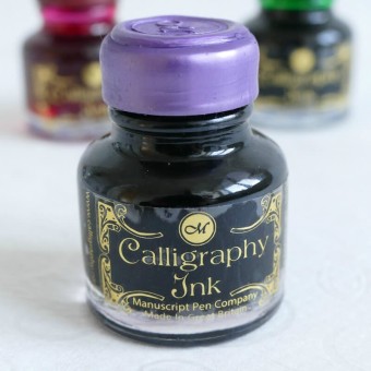 Encre de calligraphie pourpre