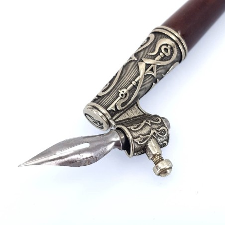 Schräge Stift in Holz und Bronze