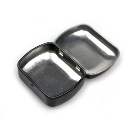 Boîte en métal pour plumes