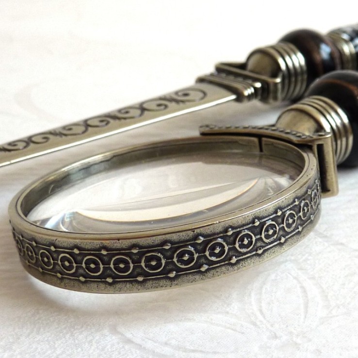 Detail of magnifying glass & letter opener - Bernini