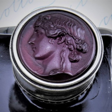 Handbearbetad brons inkwell med dekorativa cameo glas topp av Bortoletti