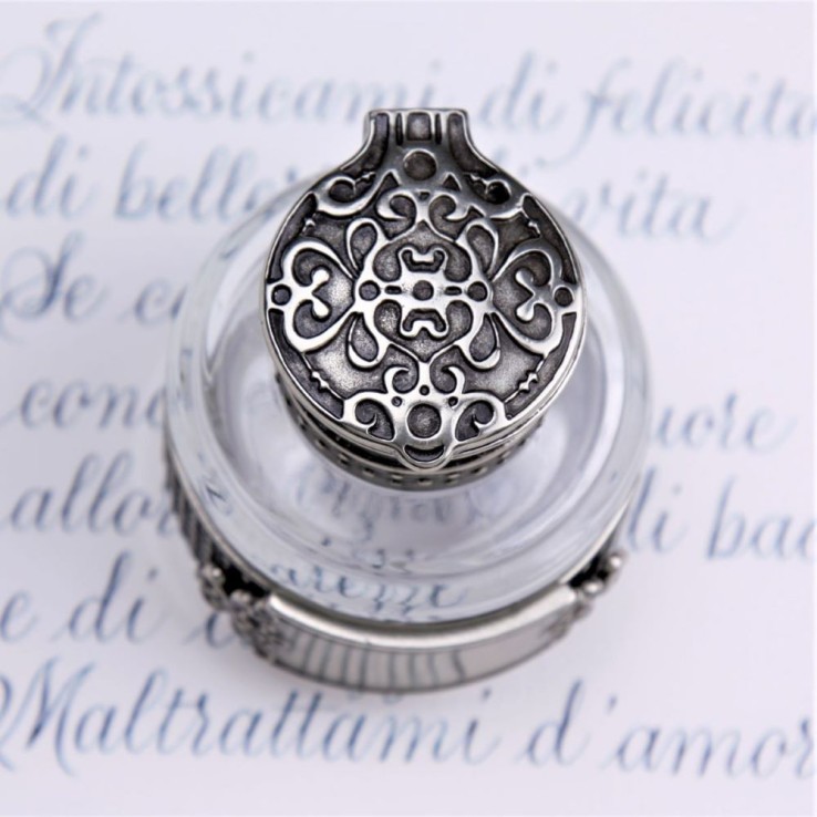 Lähikuva inlaid pronssi kansi päälle Bortoletti Dandolo Inkwell