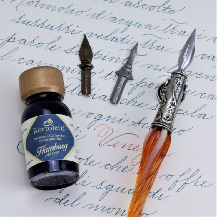 Nahaufnahme von Bortoletti Molin verdrehte Murano-Glaskalligraphie-Stift