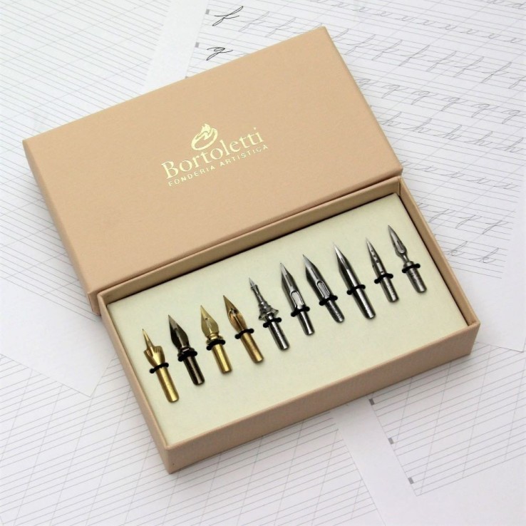 Ensemble de 10 nibres de calligraphie à point fine par Bortoletti