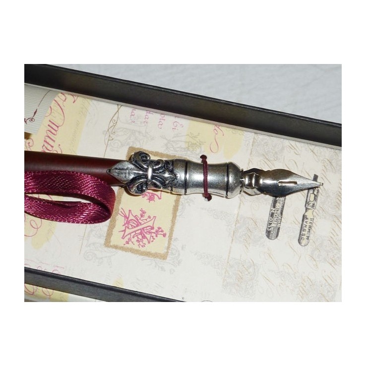 La Kaligrafica Pluma de caligrafía de madera y peltre con diseño Fleur de Lys