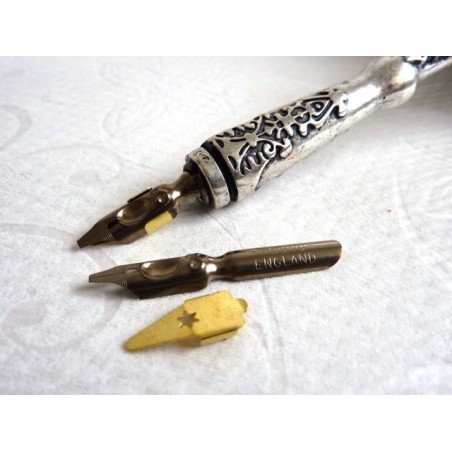 Rotonde pennini calligrafia a mano e serbatoi